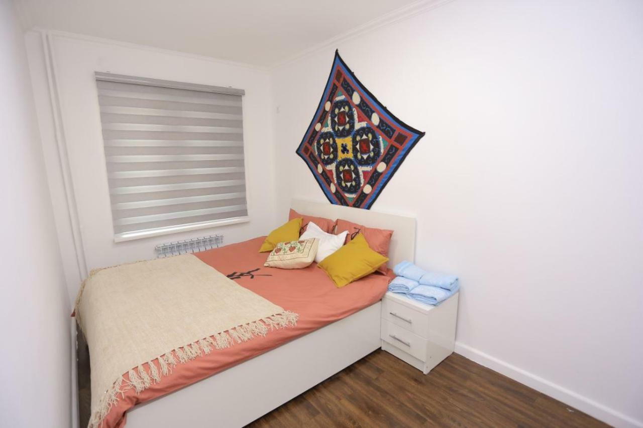 Luxury 2 Bedrooms Apartment Walking Distance From Gur-Emir Szamarkand Kültér fotó