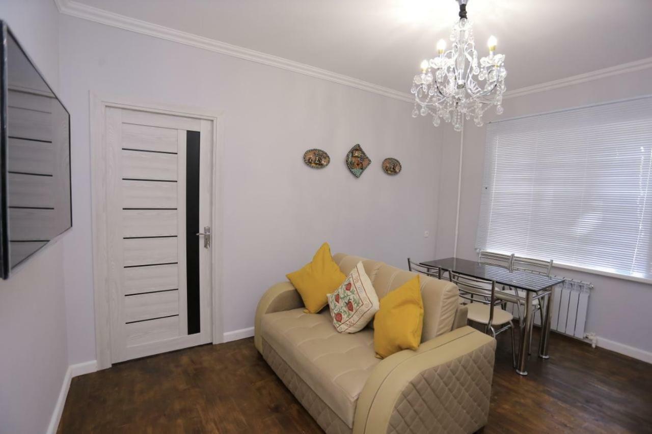 Luxury 2 Bedrooms Apartment Walking Distance From Gur-Emir Szamarkand Kültér fotó