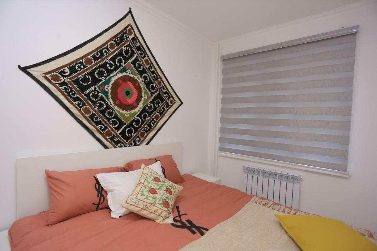 Luxury 2 Bedrooms Apartment Walking Distance From Gur-Emir Szamarkand Kültér fotó