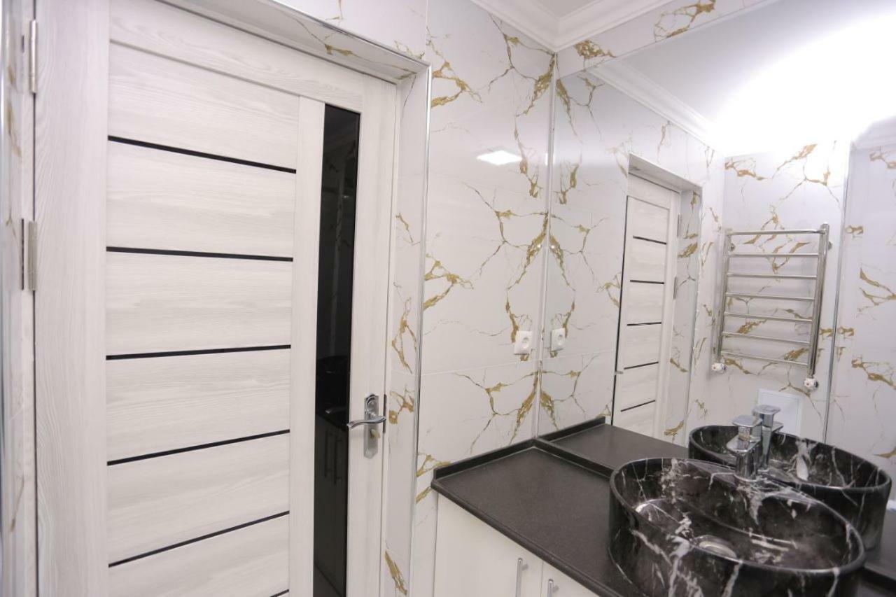 Luxury 2 Bedrooms Apartment Walking Distance From Gur-Emir Szamarkand Kültér fotó